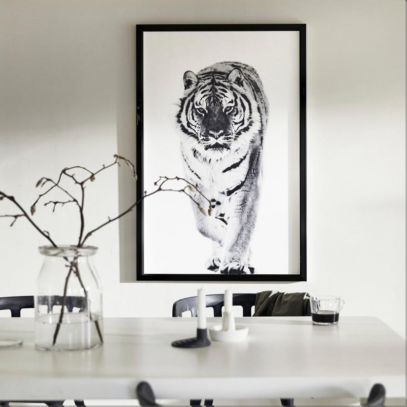 BJORKSTA ビョルクスタ アート フレーム付き - トラ/ブラック 78x118cm