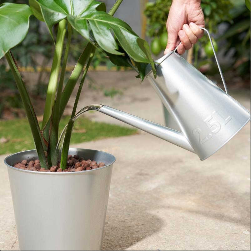 AKERBAR オーケルベール じょうろ - 室内/屋外用 亜鉛メッキ 2.5L