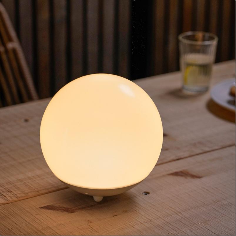 SOLVINDEN ソルヴィンデン LED太陽電池式フロアランプ - 屋外用/球形 ホワイト