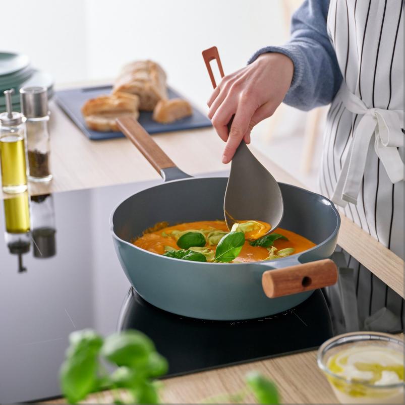 KNORRHANE クノールハネ 調理用深型スプーン - ダークグレーブラウン/レッドブラウン 31 cm