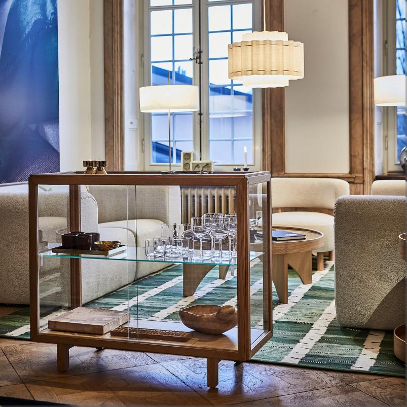 STOCKHOLM 2025 ストックホルム 2025 コレクションケース - オーク材突き板 100x40x86cm