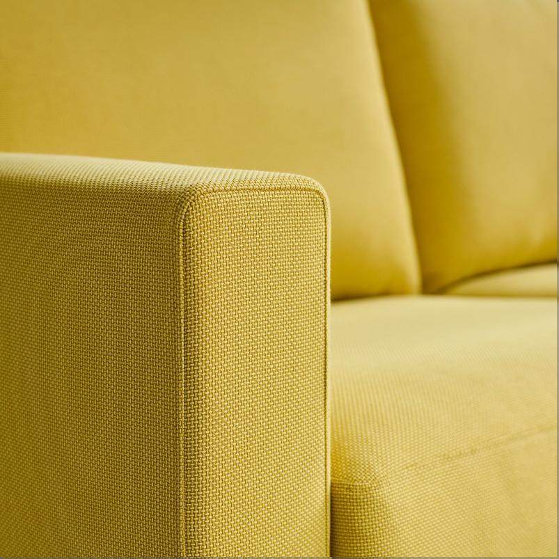 SALTSJOBADEN サルトショバーデン 2人掛けソファ - フリードトゥナ イエロー
