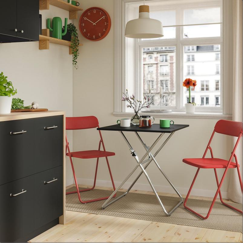 GUNDE グンデ / VIHALS ヴィーハルス テーブル＆折りたたみチェア2脚 - 折りたたみ式 ブラック/レッド 67x67 cm
