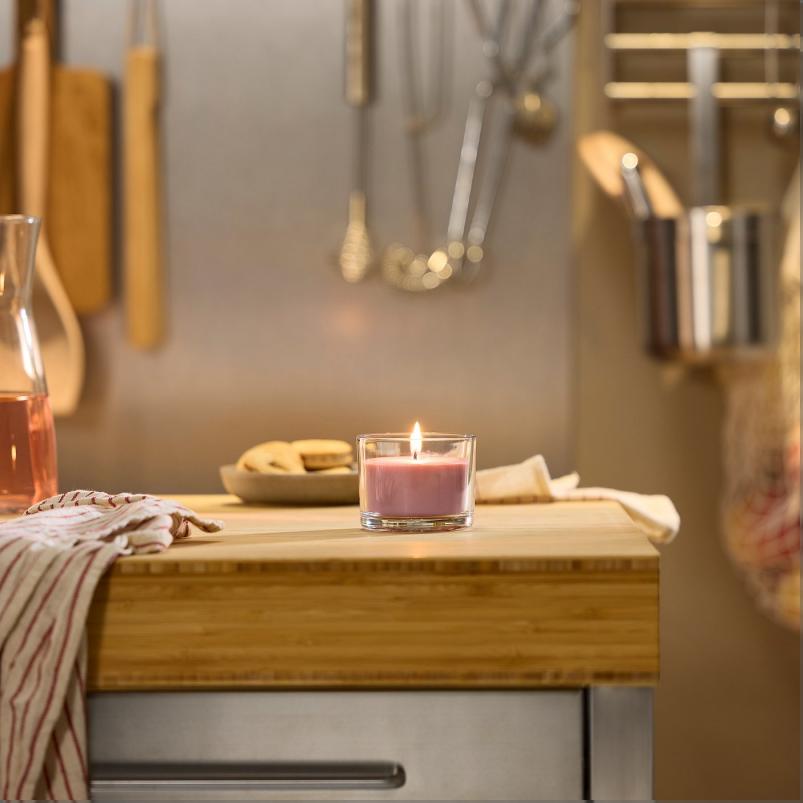 LOTSFÅGEL ロッツフォーゲル アロマキャンドル グラス入り - 赤いベリー ライトピンク 20 時間