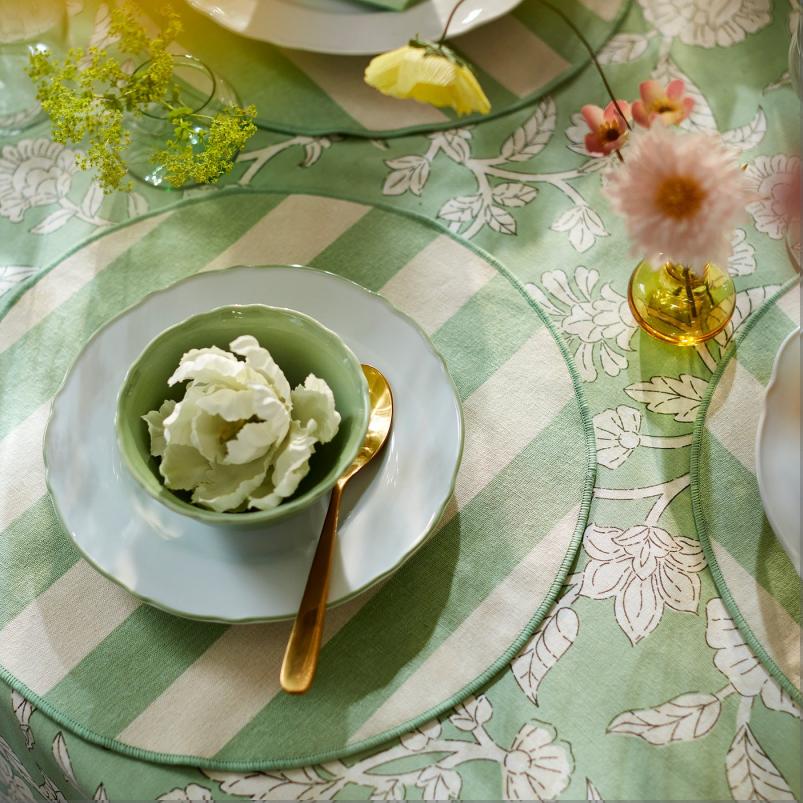 SMÖRFISK スモールフィスク ランチョンマット - ストライプ オフホワイト/ライトグリーン 35 cm