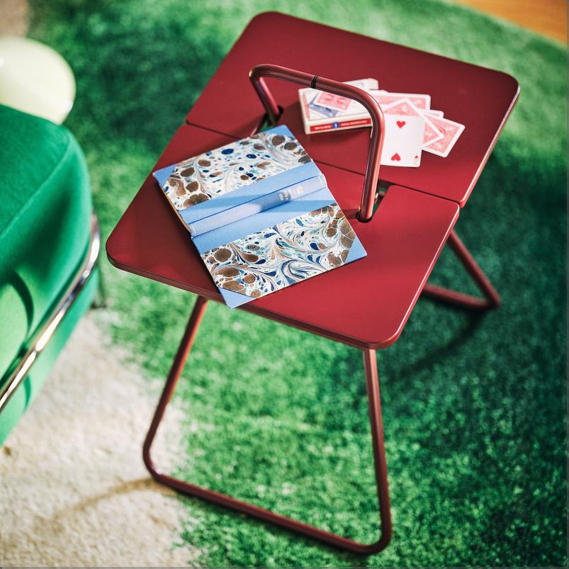 IKEA PS 2026 サイドテーブル - ダークレッド 50x40cm